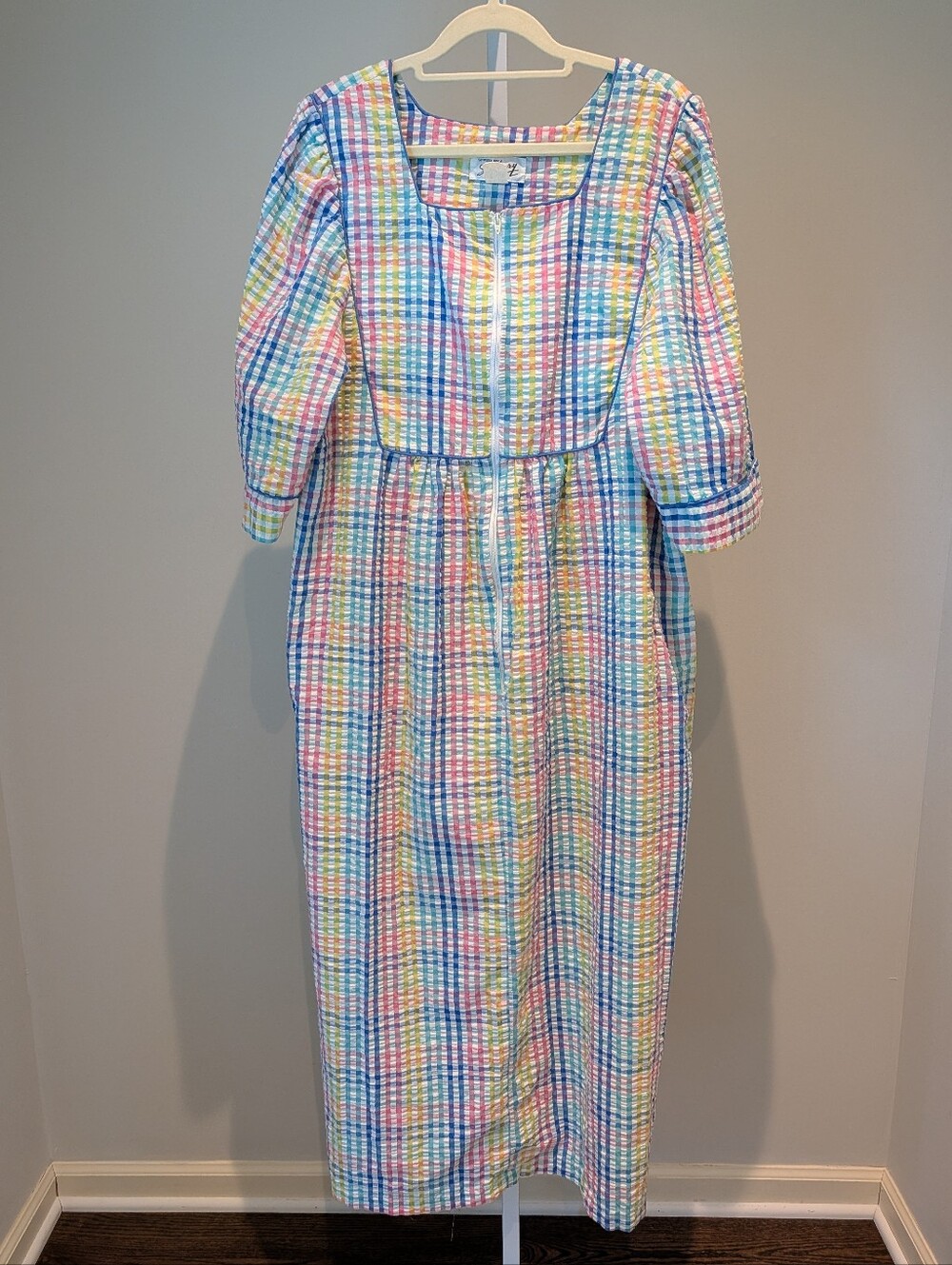 VTG Muumuu Rainbow Gingham Seersucker Robe House Dress Dressing/Nightgown 70s L